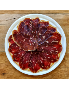 Assiette de boeuf Wagyu au format prêt-à-servir en forme de fleur
